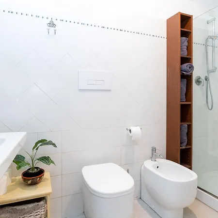 Historic Apt In The Center Of With Balcony Lucca