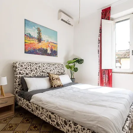 Apartment Historic Apt In The Center Of With Balcony *