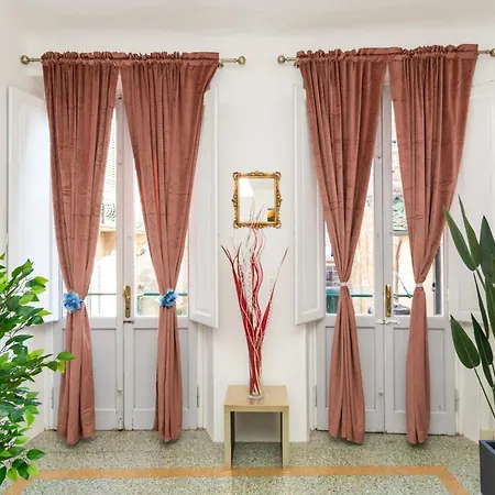 Historic Apt In The Center Of With Balcony Apartment *