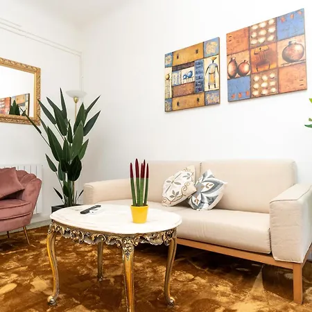 Historic Apt In The Center Of With Balcony Lucca