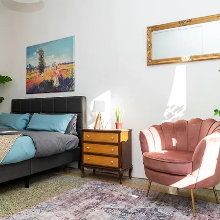 Historic Apt In The Center Of With Balcony * Lucca