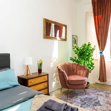 Apartment Historic Apt In The Center Of With Balcony