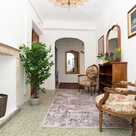 Historic Apt In The Center Of With Balcony Appartamento Lucca